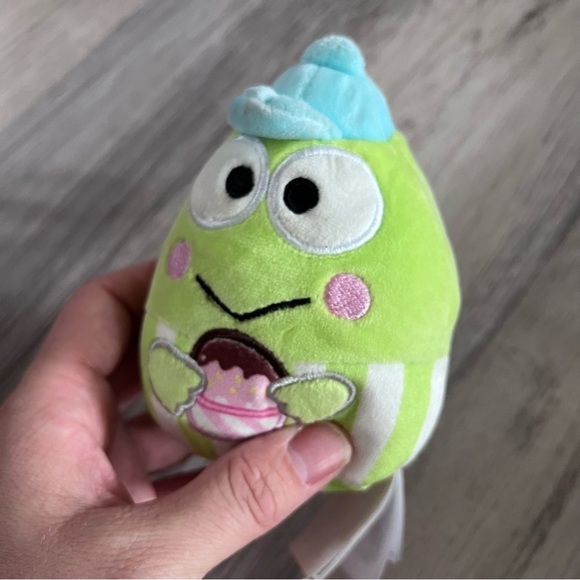 Keroppi Squishmallows Clip 3.5” - Picture 2 of 4